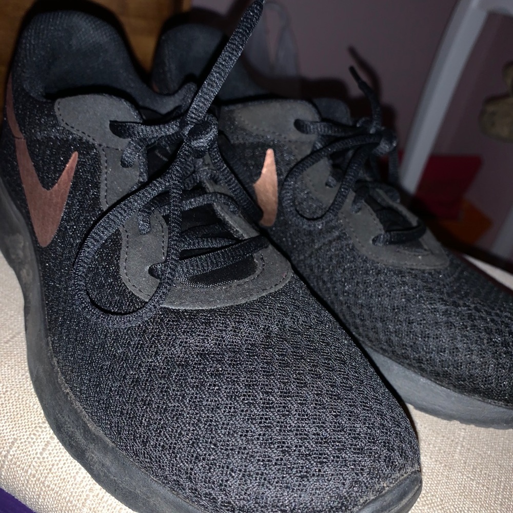 black and gold nikes